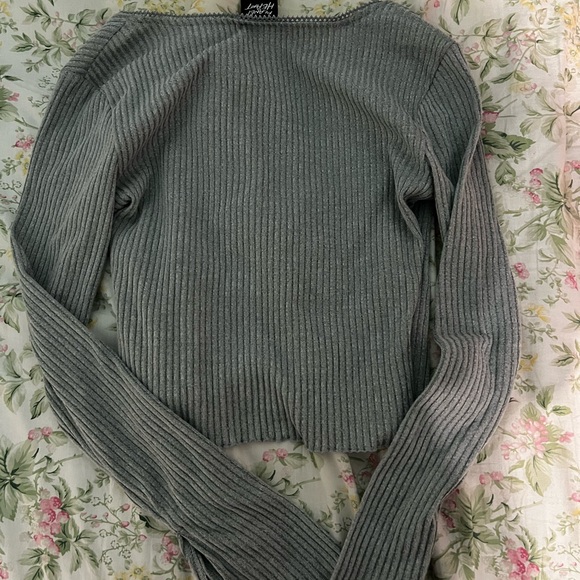 Gray Ribbed Wrap Top - Picture 2 of 2